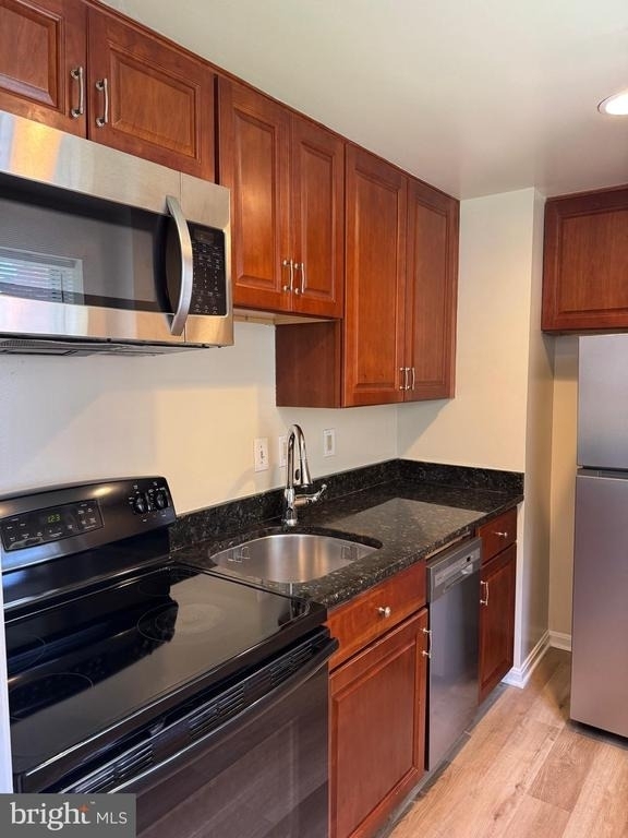 1720 Queens Lane - Photo 9