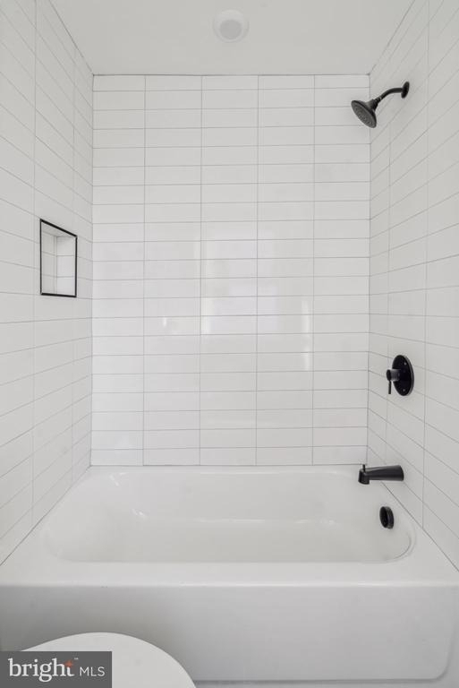 2400 W Montgomery Avenue - Photo 3