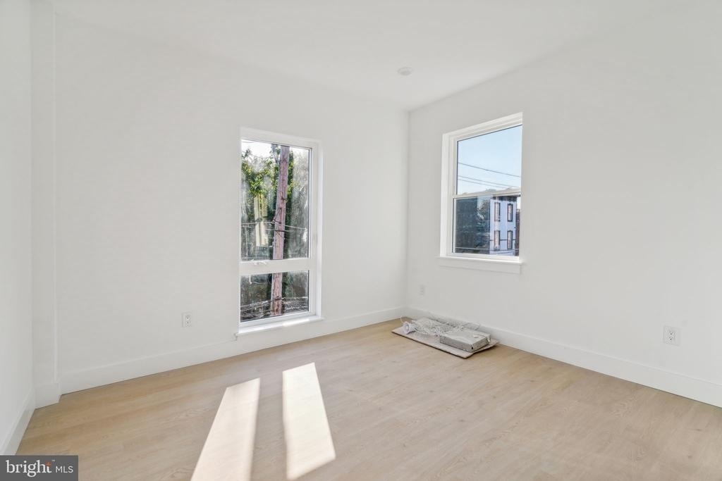 2400 W Montgomery Avenue - Photo 9