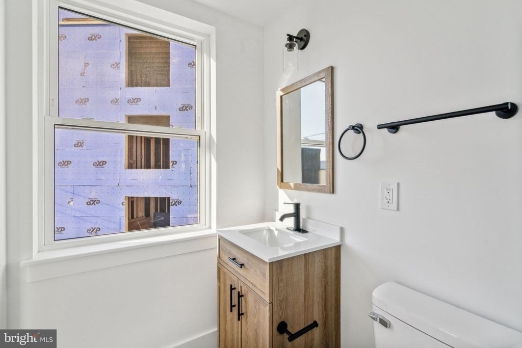 2400 W Montgomery Avenue - Photo 14