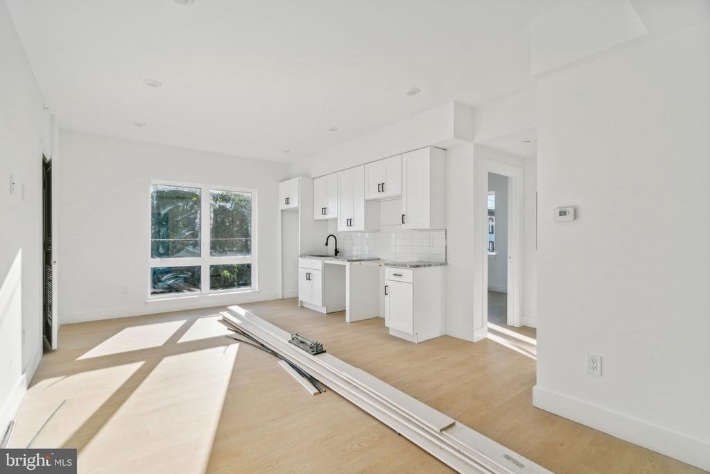 2400 W Montgomery Avenue - Photo 11
