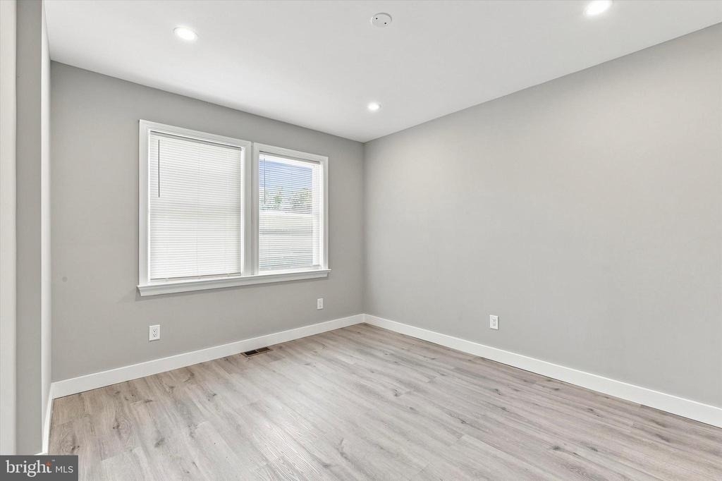 2649 E Clearfield Street - Photo 9