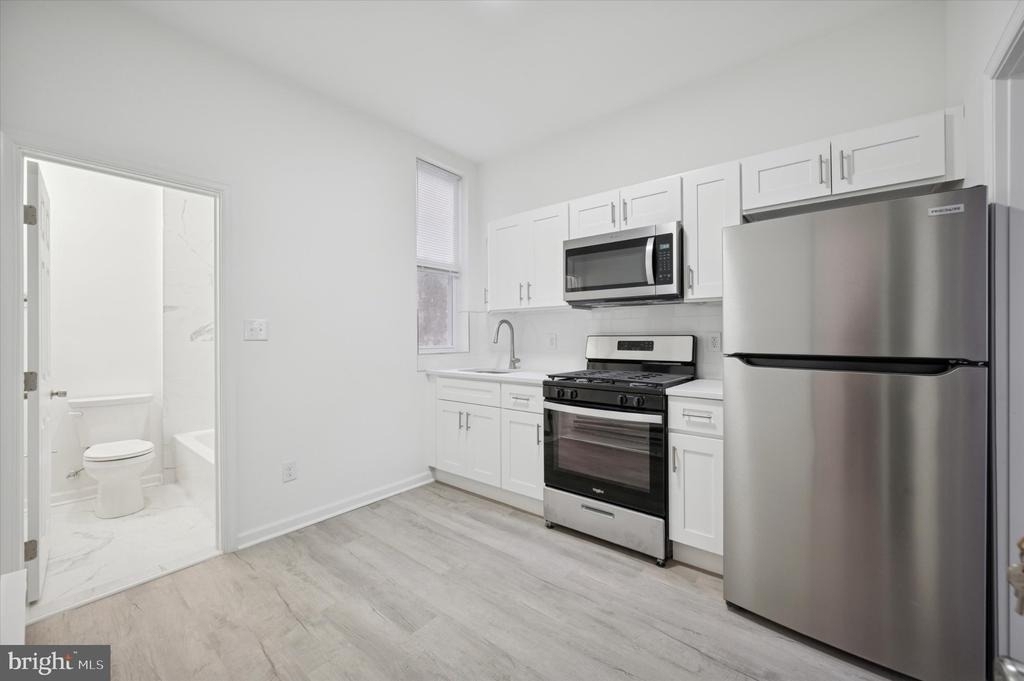 1418 W Erie Avenue - Photo 7