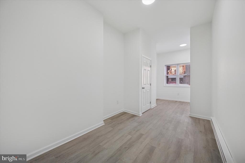 1418 W Erie Avenue - Photo 3