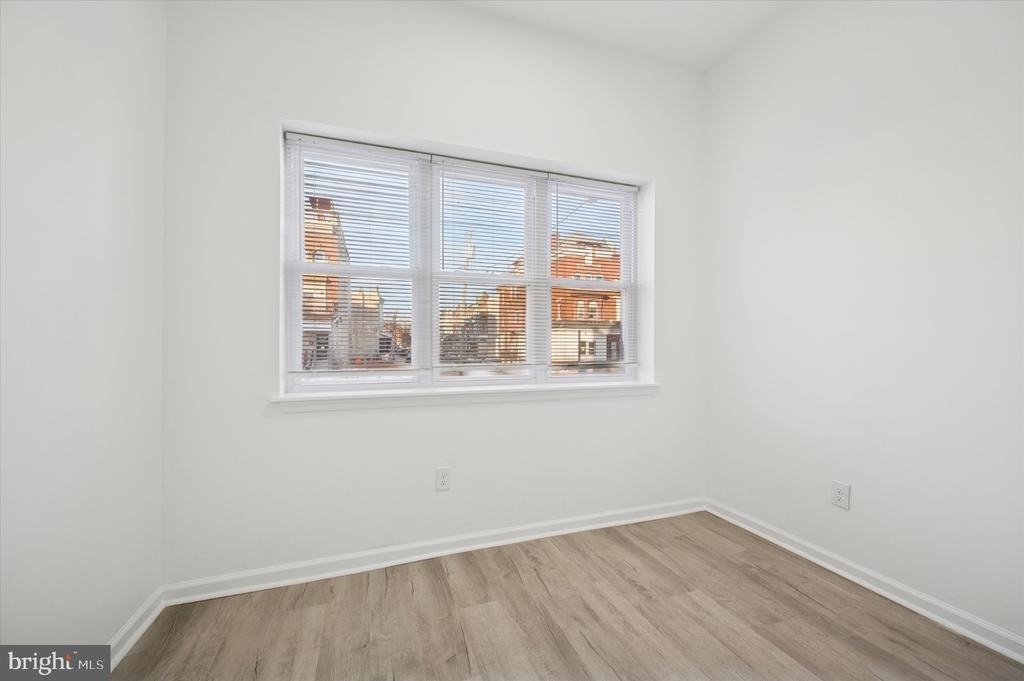 1418 W Erie Avenue - Photo 2