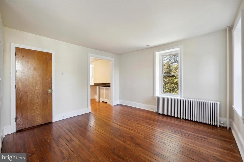 200 E Willow Grove Avenue - Photo 3