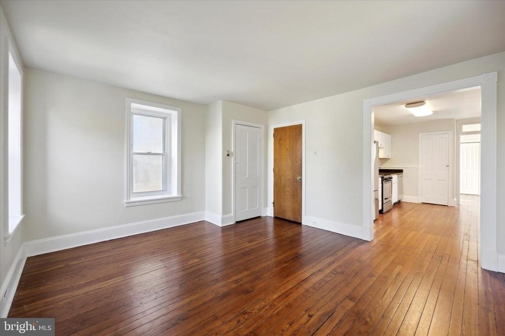200 E Willow Grove Avenue - Photo 2