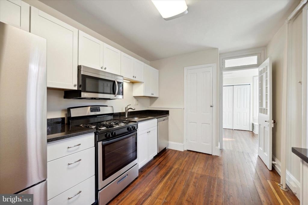 200 E Willow Grove Avenue - Photo 5