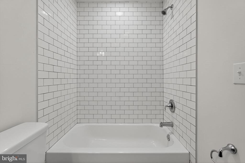 1659 N Randolph - Photo 9
