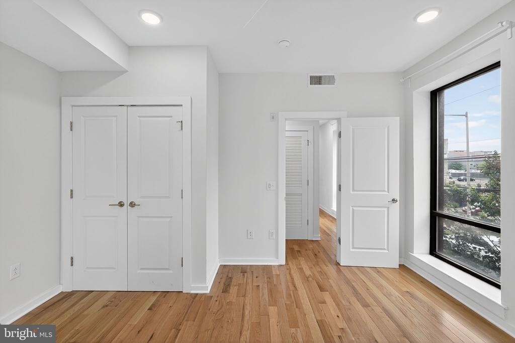 1659 N Randolph - Photo 13