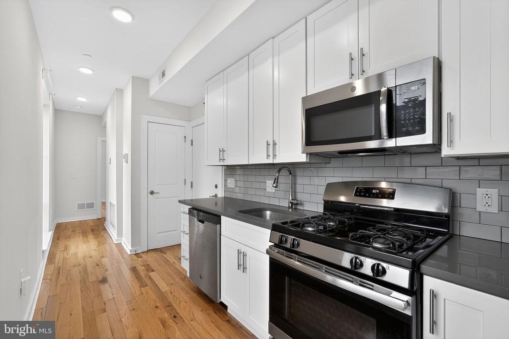 1659 N Randolph - Photo 4