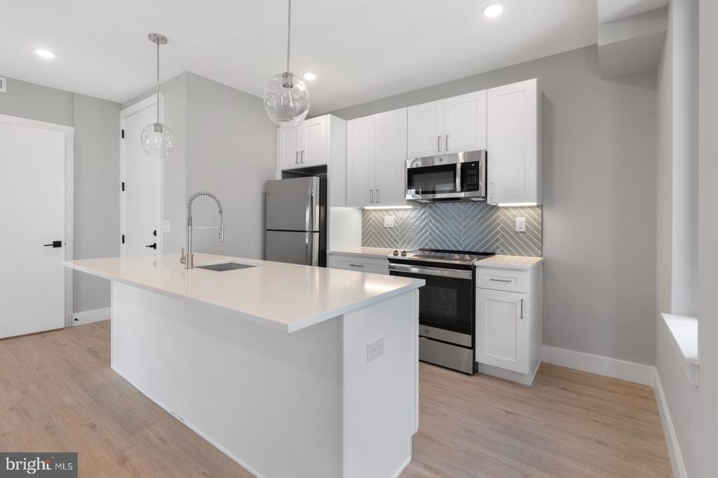 1144 Frankford Avenue - Photo 8