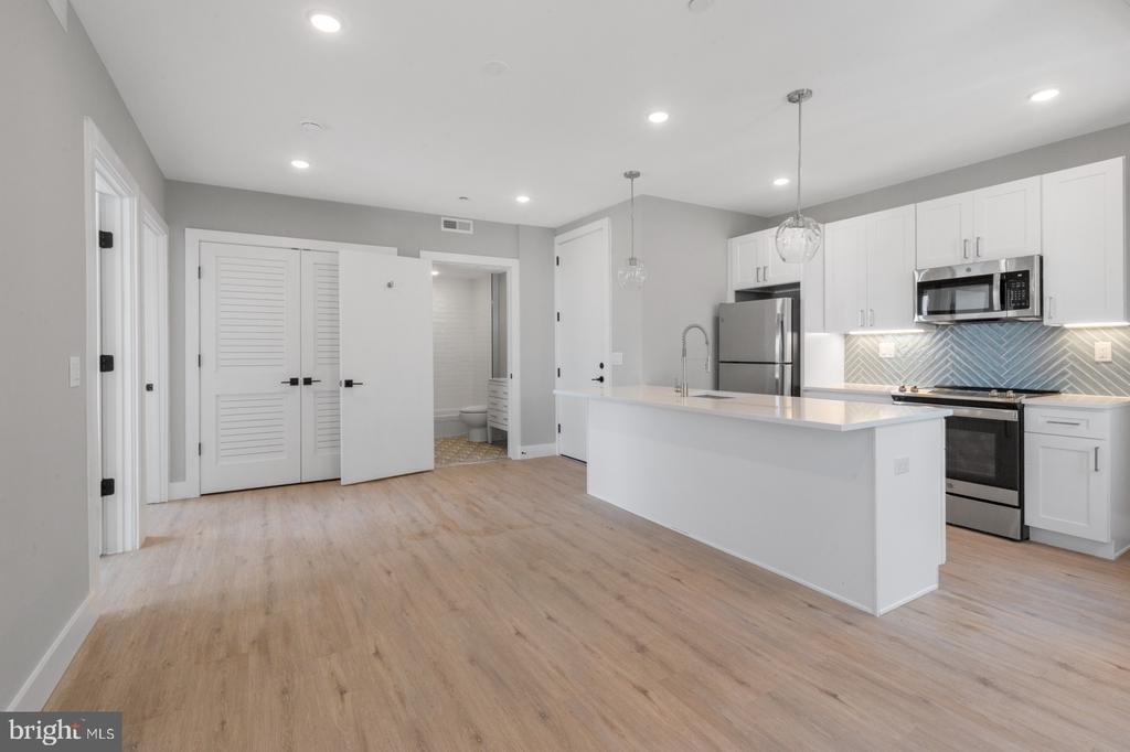 1144 Frankford Avenue - Photo 5