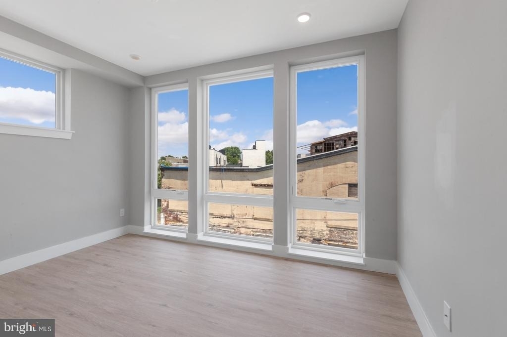 1144 Frankford Avenue - Photo 10