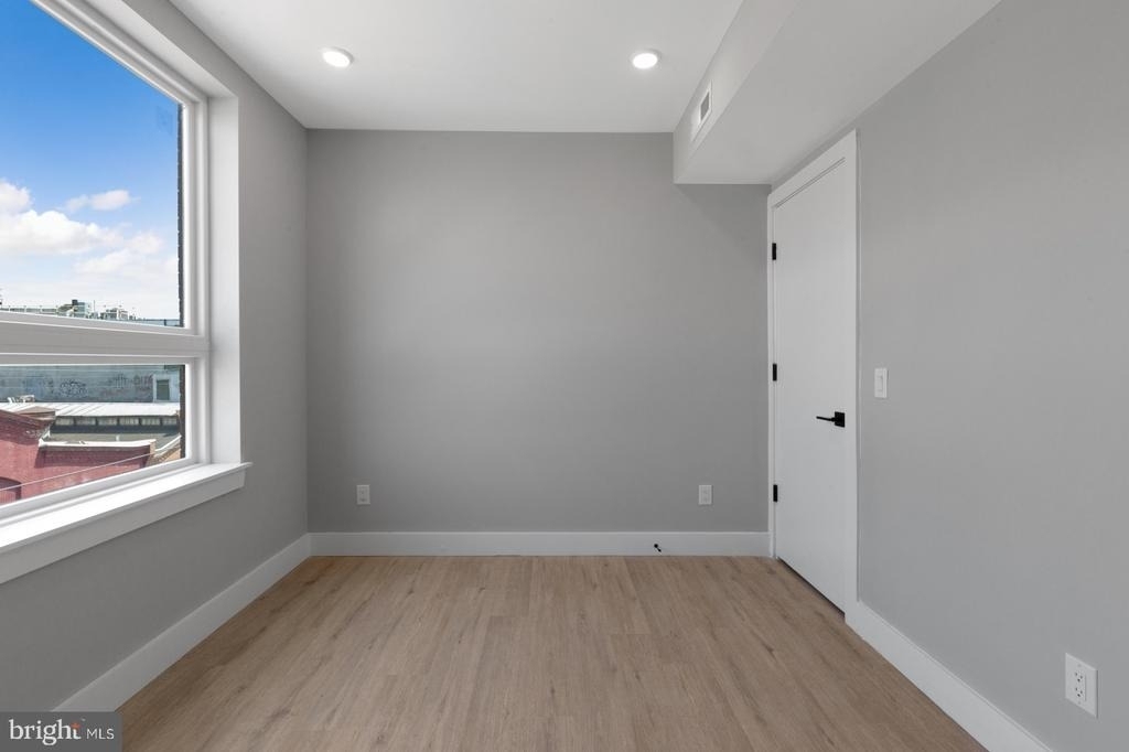 1144 Frankford Avenue - Photo 18