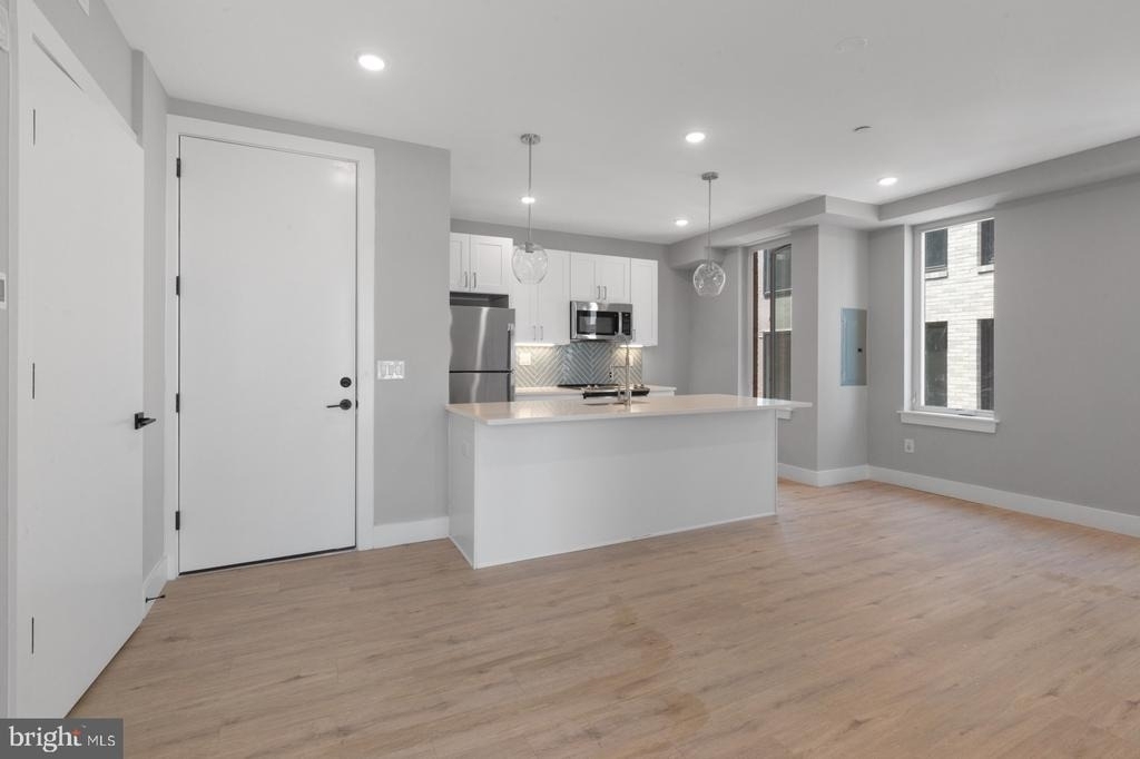 1144 Frankford Avenue - Photo 3