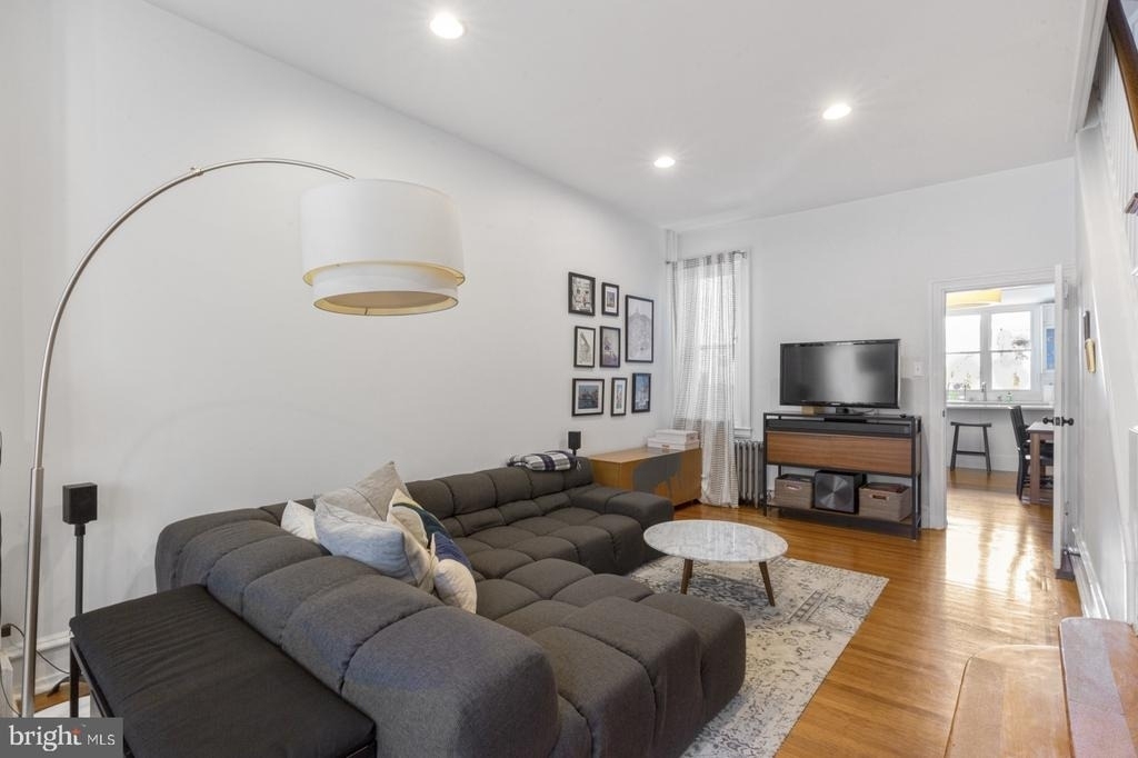 331 E Thompson Street - Photo 4