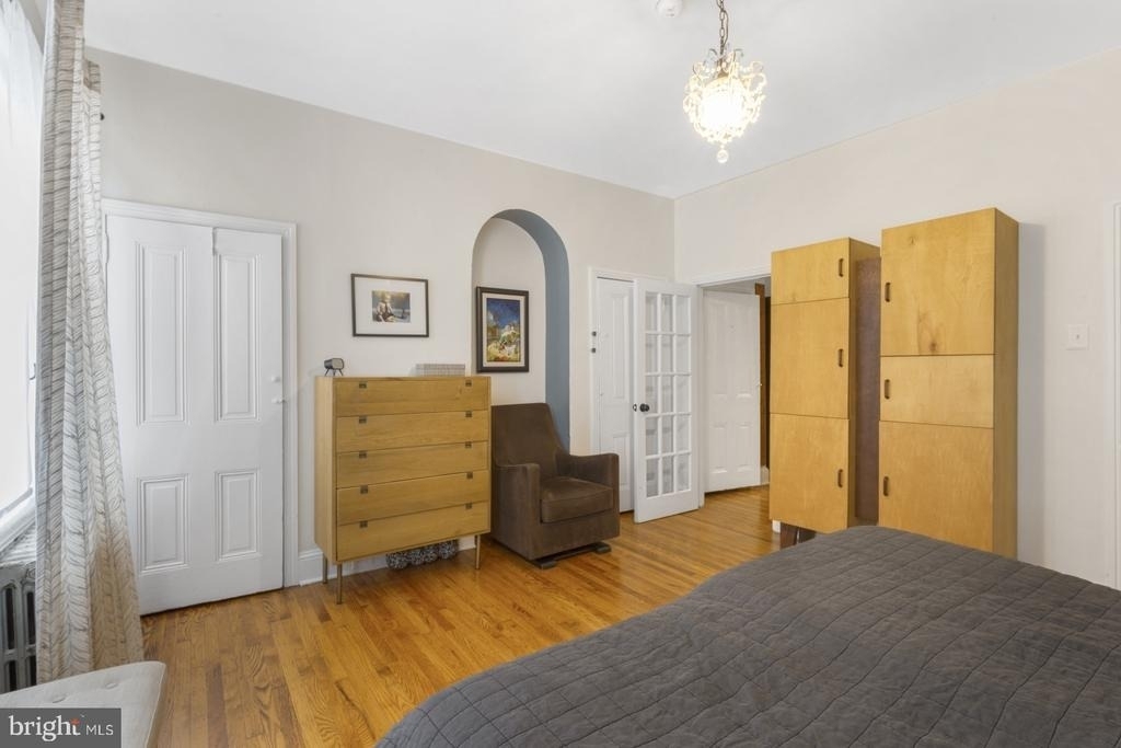 331 E Thompson Street - Photo 28