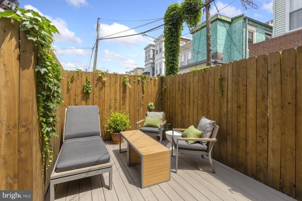 331 E Thompson Street - Photo 14