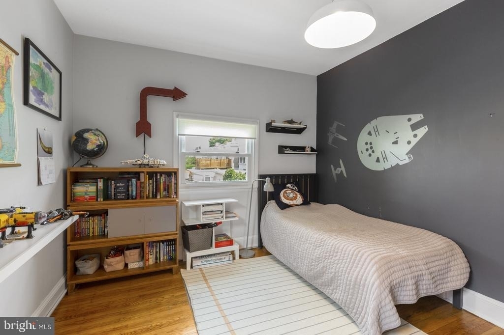 331 E Thompson Street - Photo 18