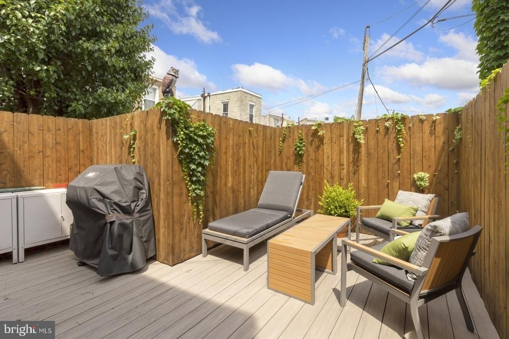 331 E Thompson Street - Photo 15