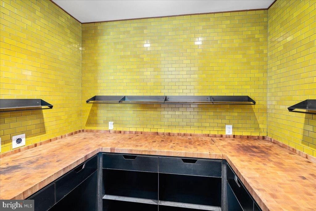 2108 Walnut Street - Photo 8
