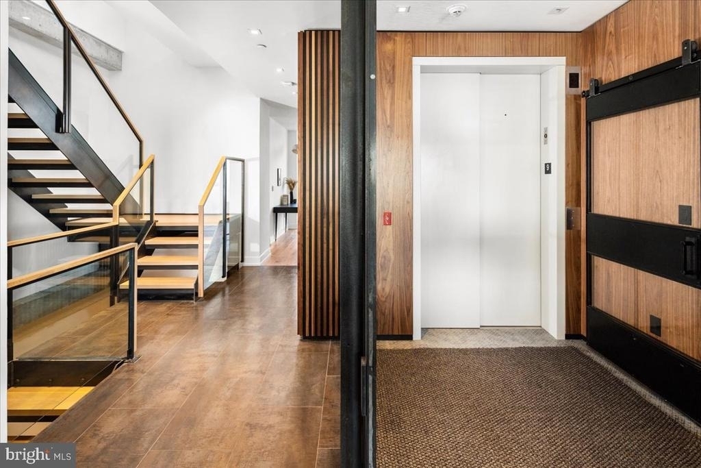 2108 Walnut Street - Photo 2