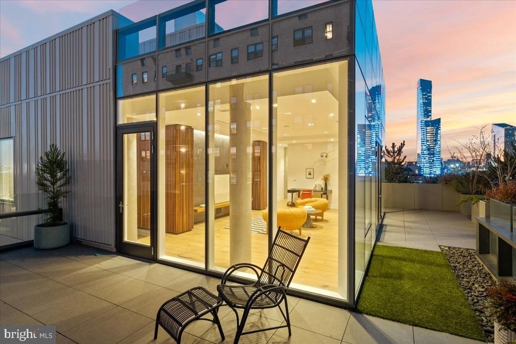 2108 Walnut Street - Photo 28