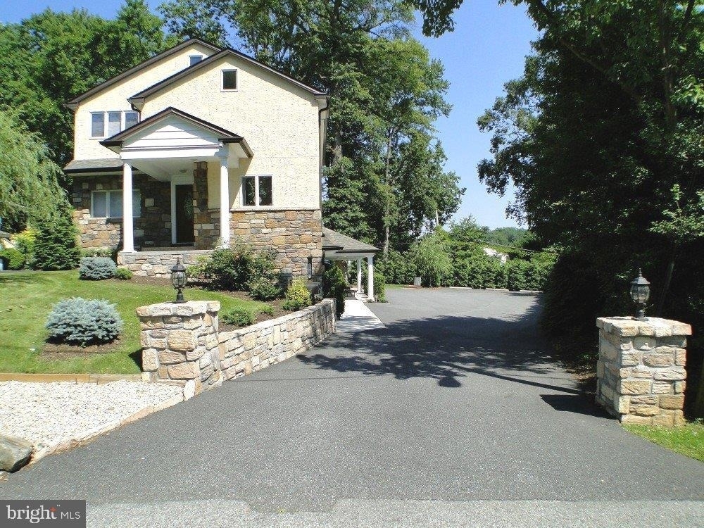 115 Morton Avenue - Photo 1