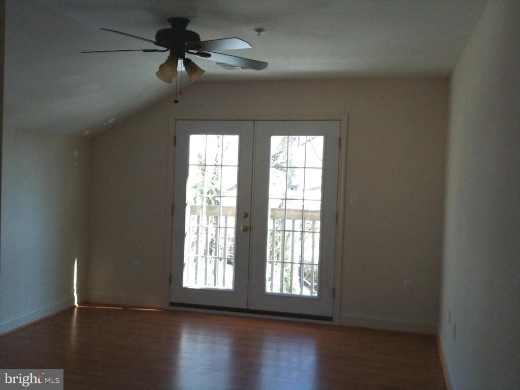 115 Morton Avenue - Photo 9