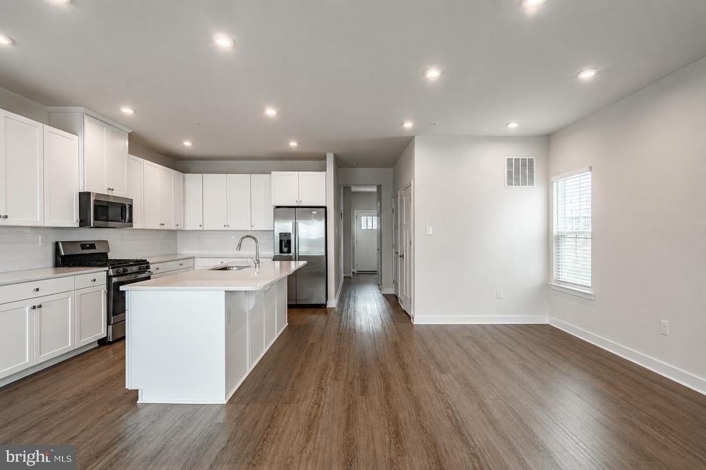 208 Chase Drive - Photo 4