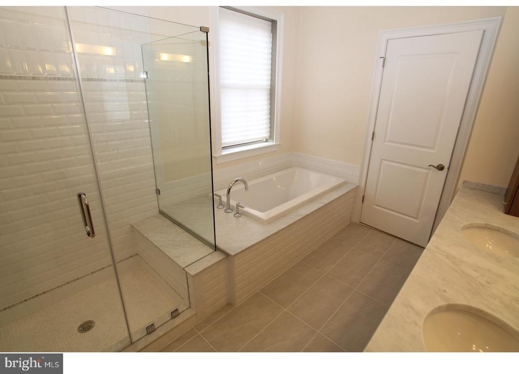 200 N Sycamore Street - Photo 6