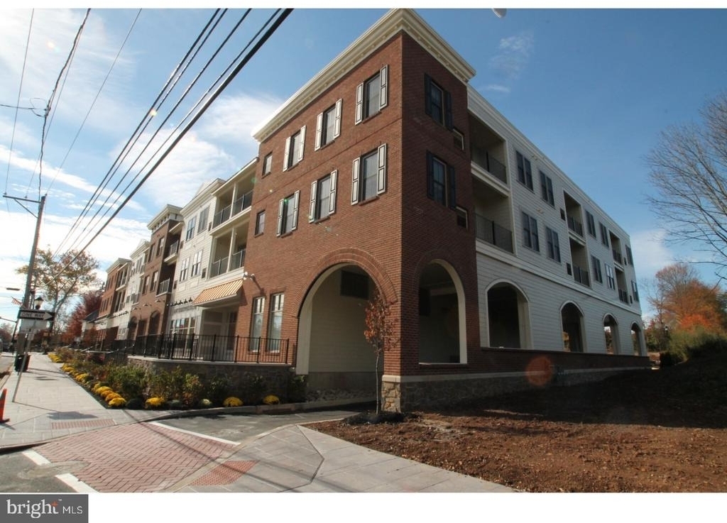 200 N Sycamore Street - Photo 10