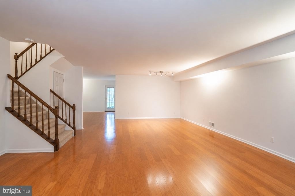 3 Towpath Court - Photo 4