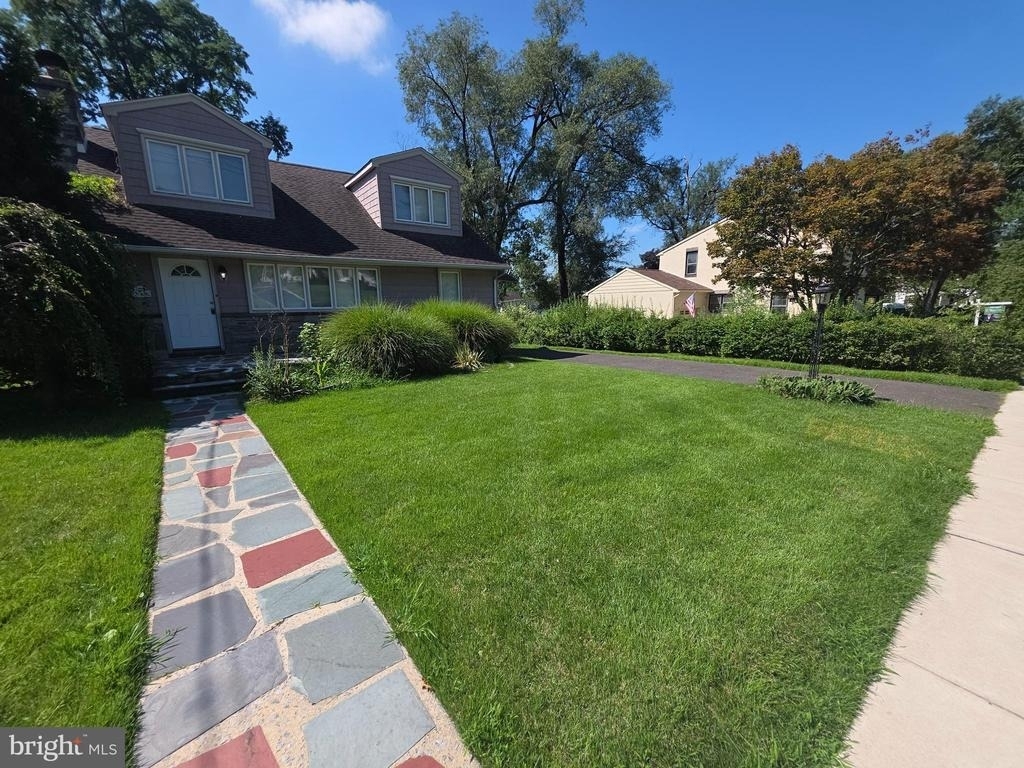 316 Hutchinson Avenue - Photo 4