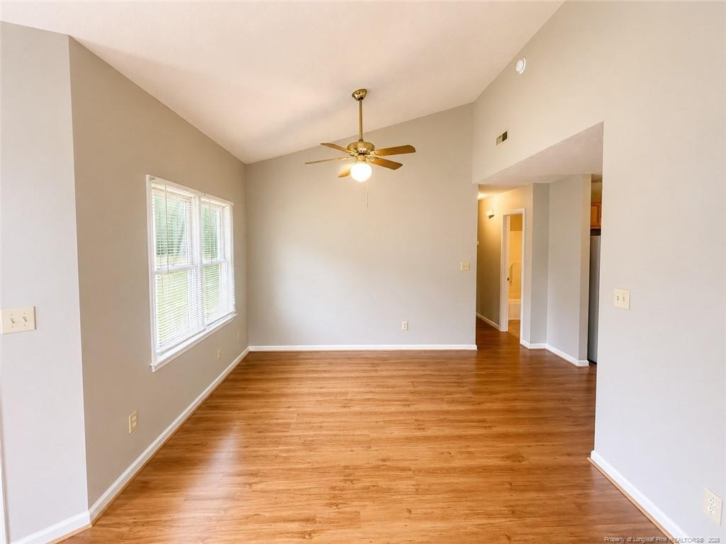 633 Winthrop Court - Photo 2