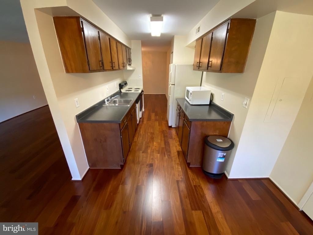 407 Christopher Avenue - Photo 1
