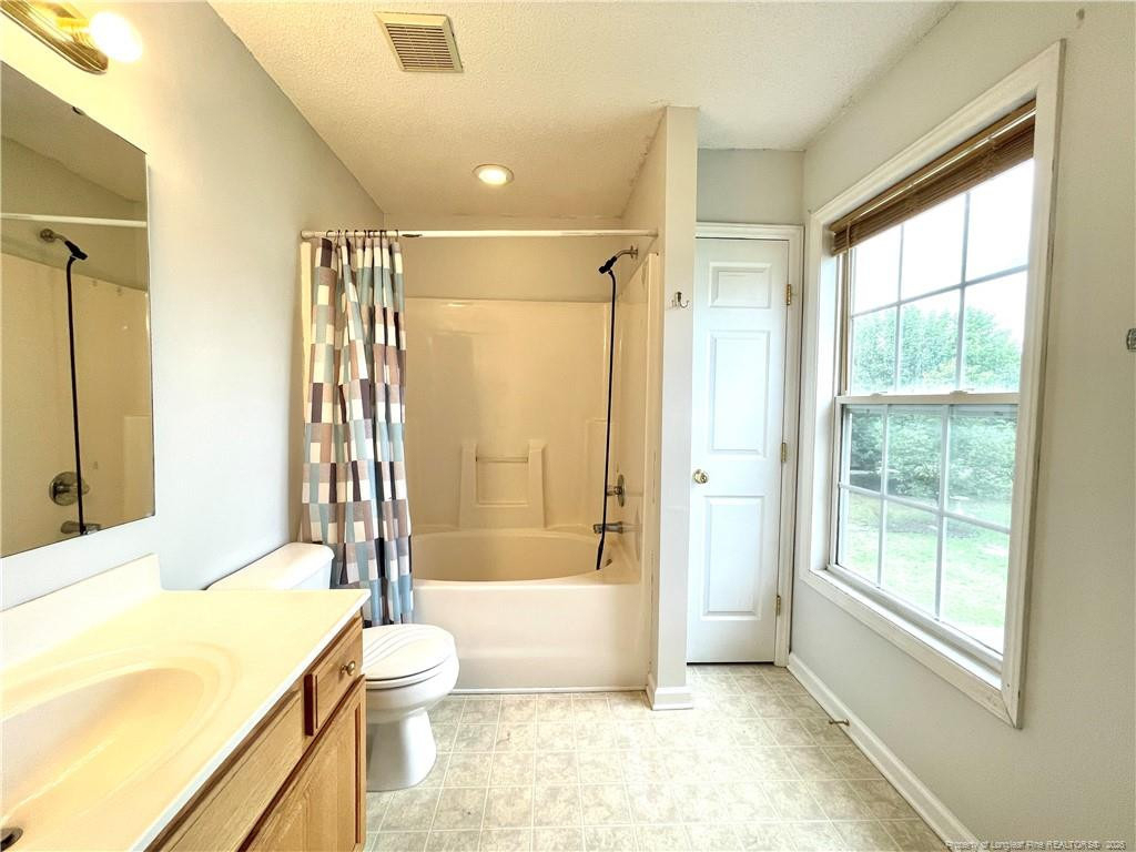 82 Essex Court - Photo 10