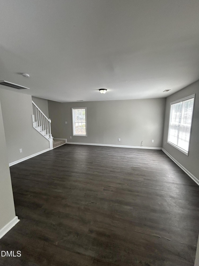 644 Coleman Street - Photo 2