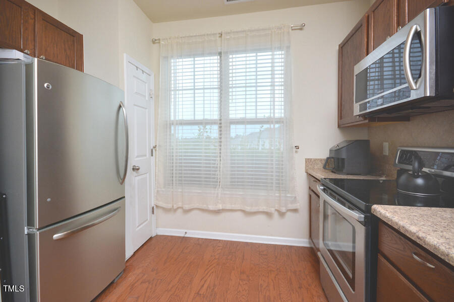 100 Stratford Lakes Drive - Photo 2