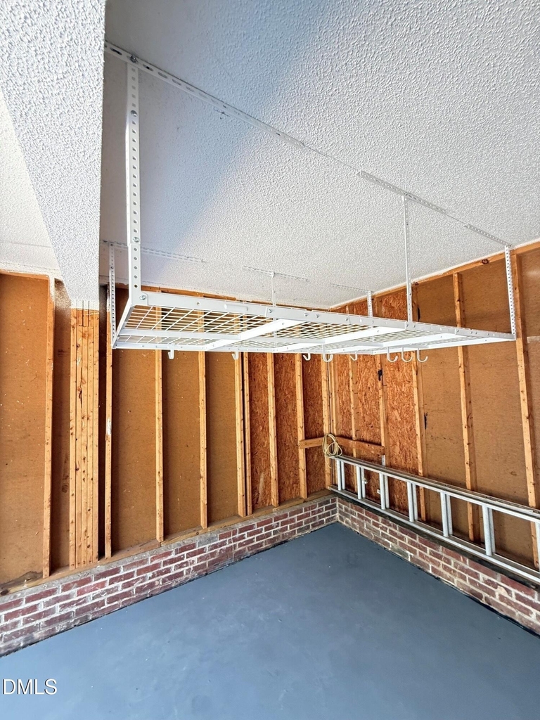 401 Holly Berry Lane - Photo 33