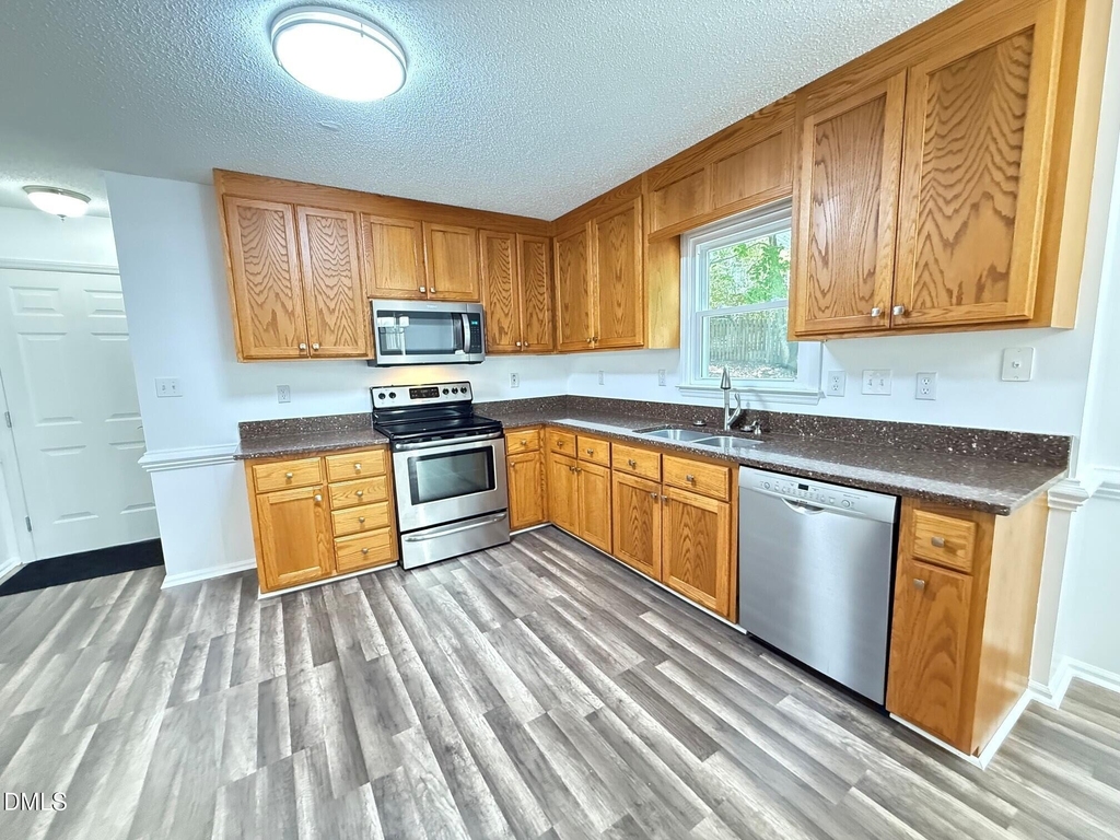 401 Holly Berry Lane - Photo 7