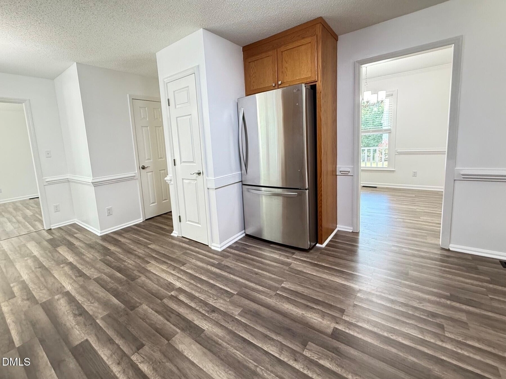 401 Holly Berry Lane - Photo 8