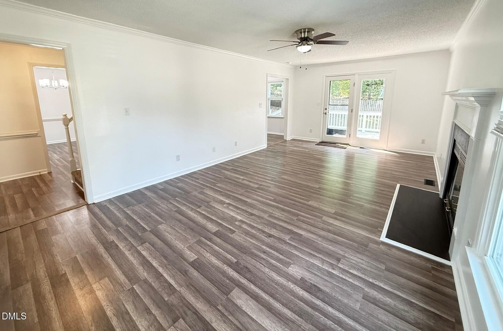 401 Holly Berry Lane - Photo 3
