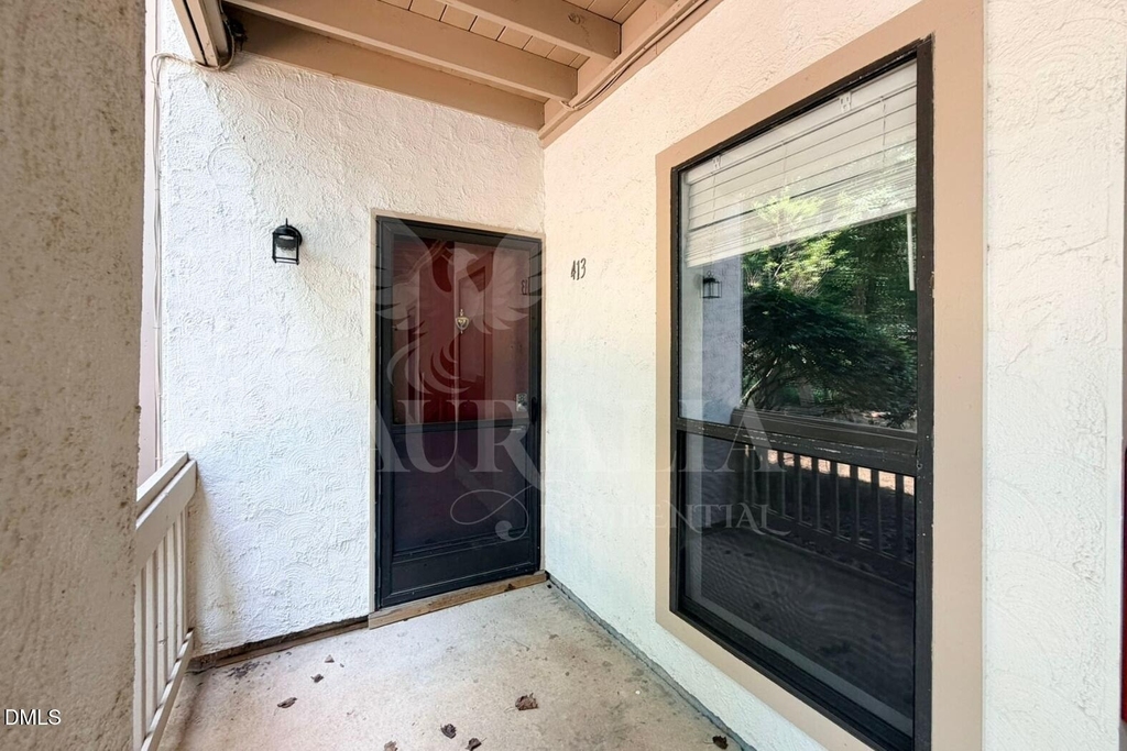 413 New Kent Place - Photo 2