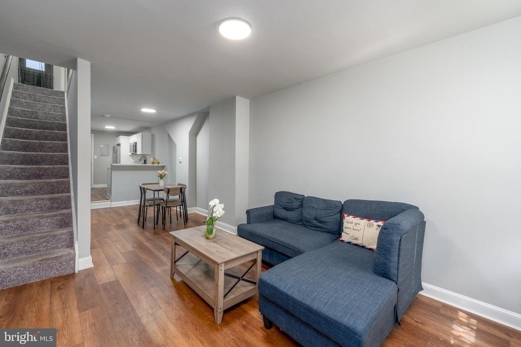 408 Chester Street N - Photo 1
