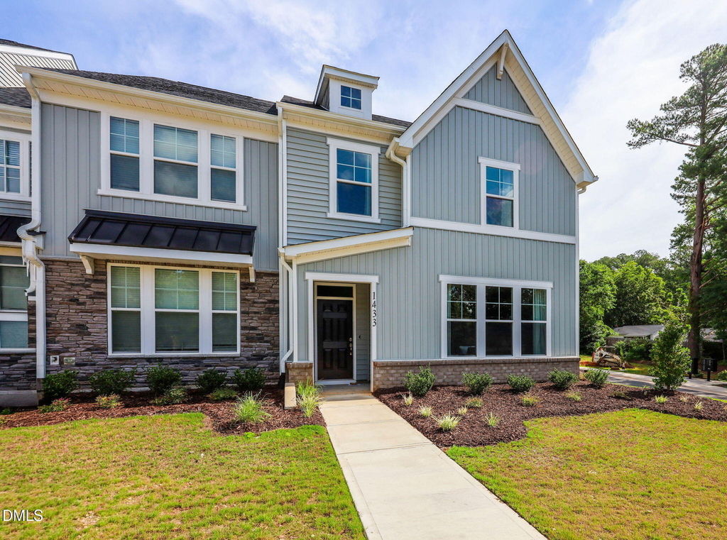 1433 Goldsboro Avenue - Photo 2