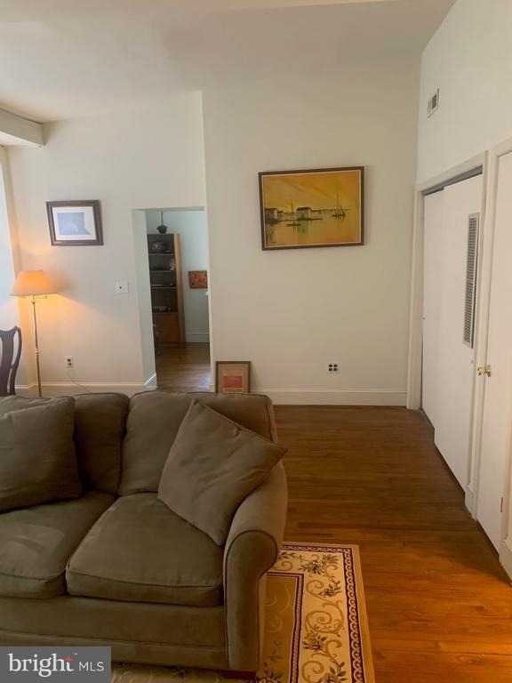 817 N Jackson Street - Photo 3