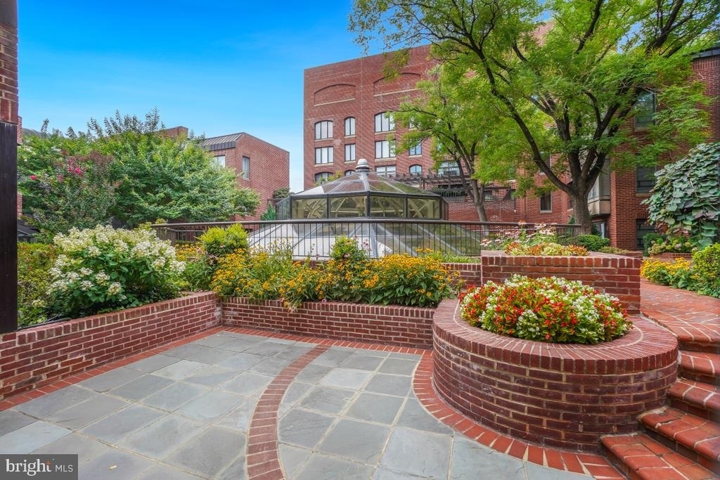 1080 Wisconsin Avenue Nw - Photo 29