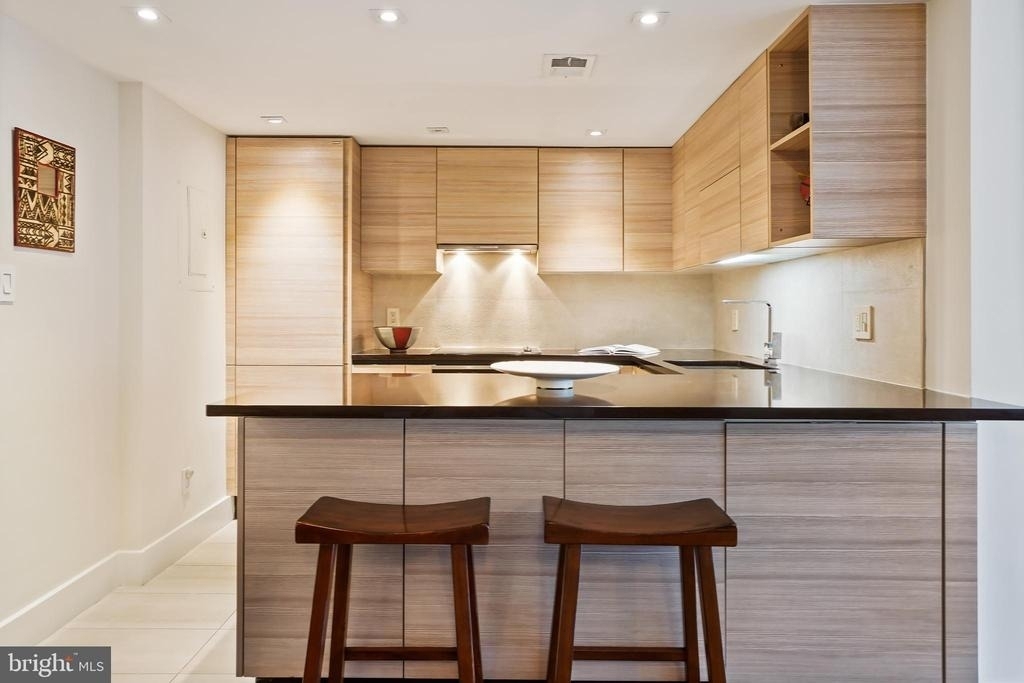 1080 Wisconsin Avenue Nw - Photo 4